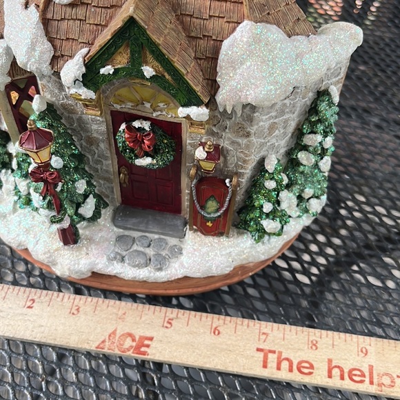 RARE The SF Music Co. “Santa’s Toy Shop” Music Box - Picture 5 of 7